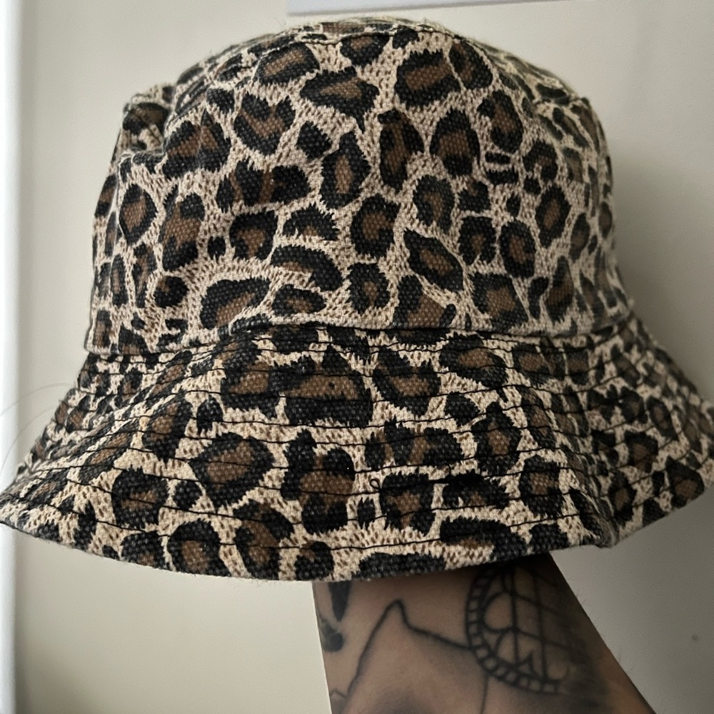 OS Leopard Print bucket hat - NWOT